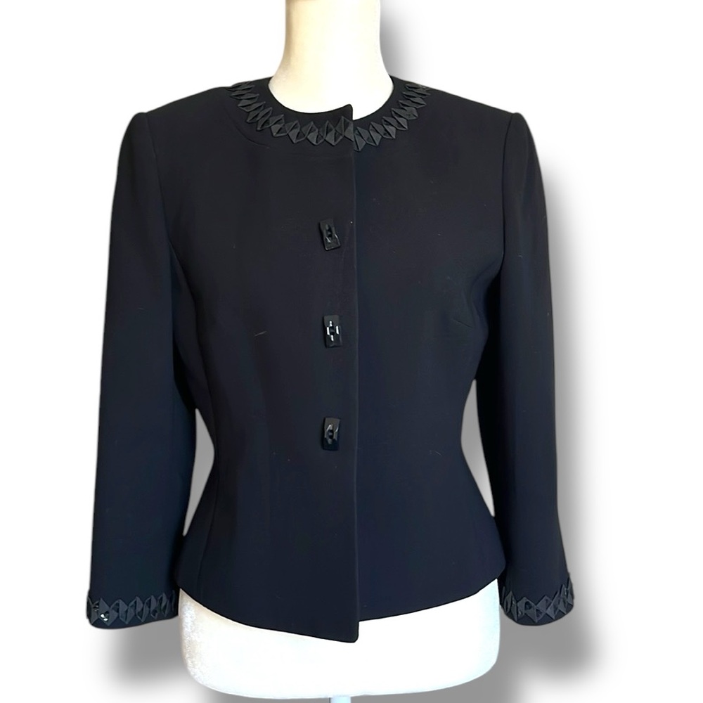 Tahari Arthur S. Levine Black Blazer Embroidered Collar Cuffs Petite Size 2P